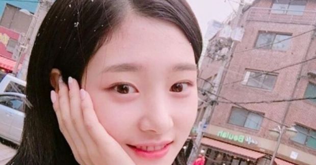 Ngắm lại những bức ảnh selfie "cute hạt me" của các nữ idol Kpop