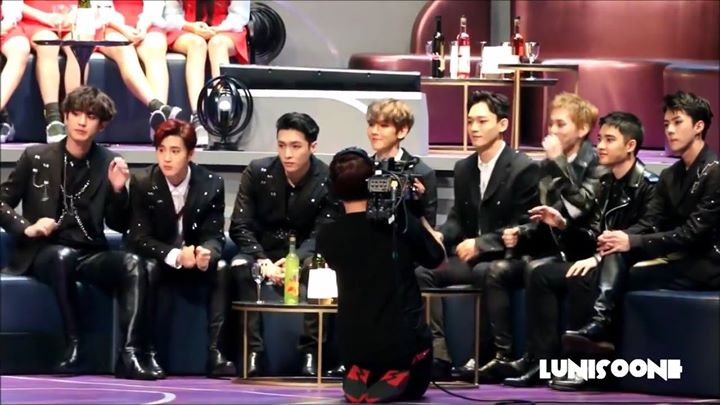 [VIDEO] EXO reaction to TWICE stage in MAMA 2016