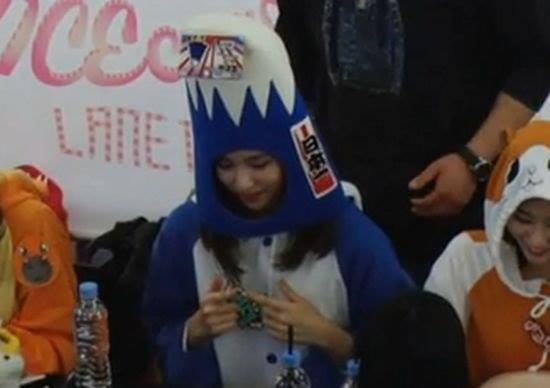 Bài báo: Twice Mina nhanh chóng bỏ chiếc mũ có hình cờ Đế quốc Nhật 