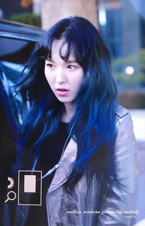 [Instiz] Red Velvet Wendy nhuộm tóc màu xanh nước biển