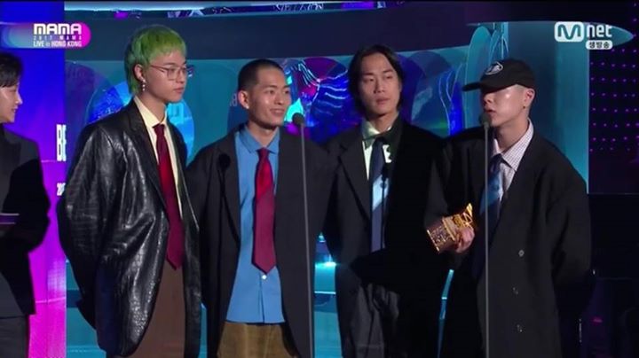 Hyukoh - &ldquo;Tomboy&rdquo; thắng giải Best Band Performance tại MAMA Hồng K&ocirc;ng