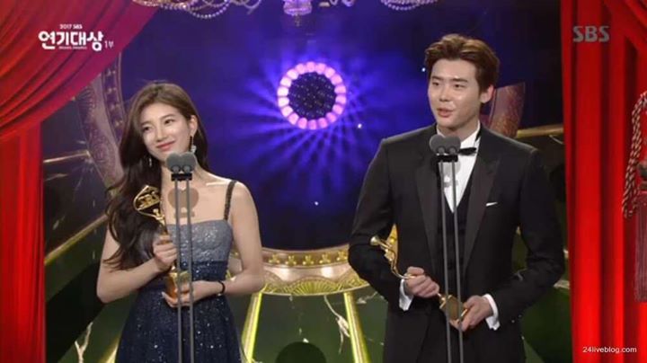 Lee Jong Suk v&agrave; Suzy đoạt giải Best Couple tại SBS Drama Awards 2017 cho &ldquo;Khi N&agrave;ng Say Giấc&rdquo;