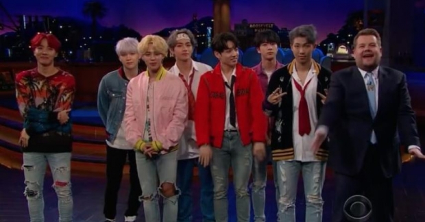 Chết cười khi chứng kiến BTS bị ném trái cây tại The Late Late Show With James Corden