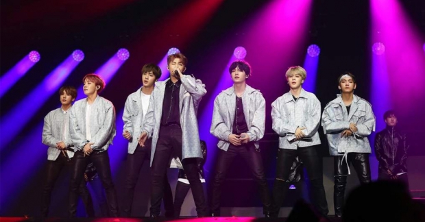 ARMY được khen ngợi hết lời vì hành động đẹp trong concert của BTS