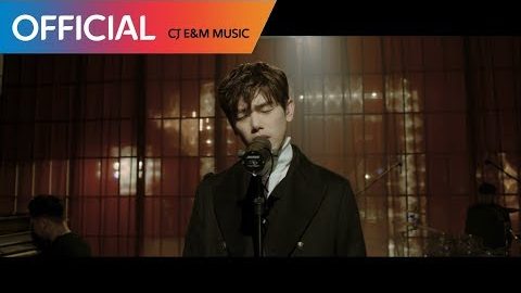 Eric Nam chính thức trở lại với ‘Hold Me’