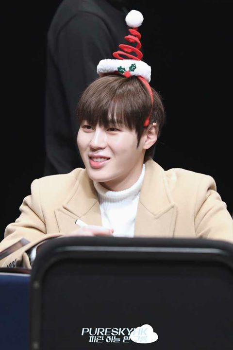 Pann: Wow tui mới xem Ha Sungwoon trên Produce xong đây, nổi cả da gà