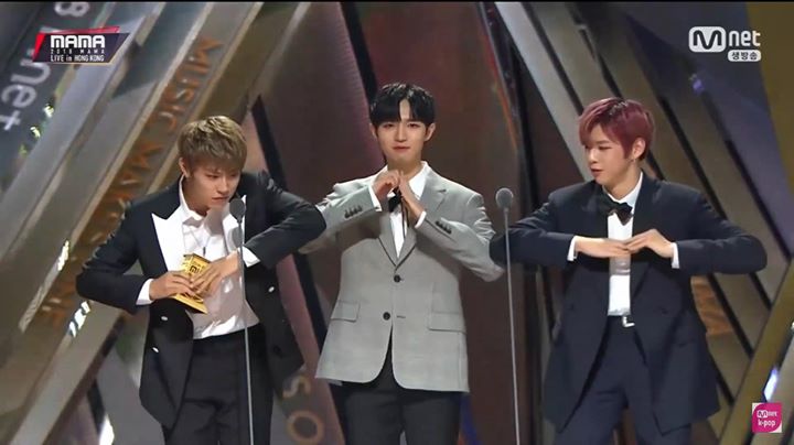 Wanna One Triple Position gồm Park Woo Jin, Kim Jae Hwan và Kang Daniel thắng Best Unit tại #MAMA2018