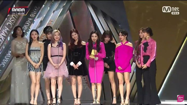 TWICE thắng Best Dance Performance Female Group tại #MAMA2018 cho “What is Love?”