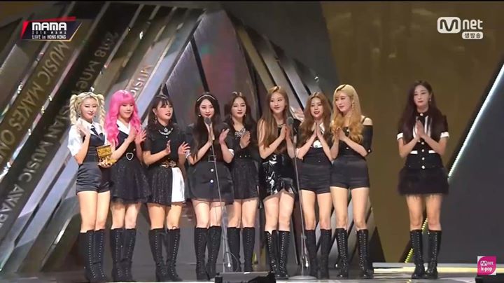 MOMOLAND ẵm Discovery of the Year #MAMA2018