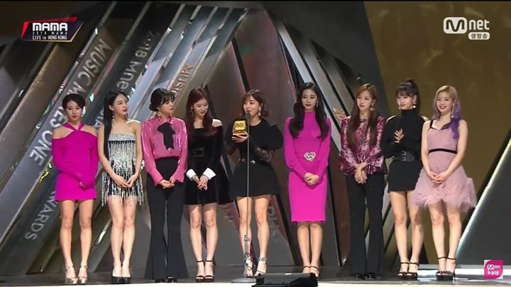 TWICE thắng Best Female Group tại #MAMA2018