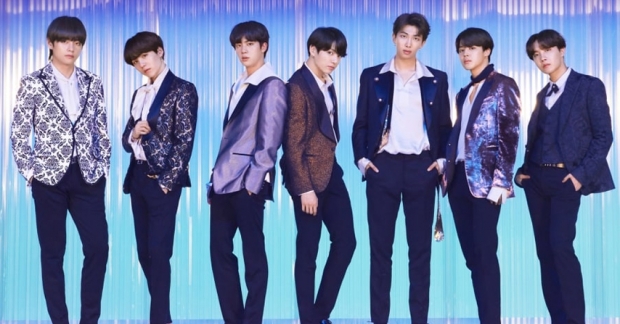 BTS trở thành nghệ sĩ Hàn Quốc đầu tiên được Bloomberg đưa vào danh sách những nhân vật định hình ngành thương mại toàn cầu 2018