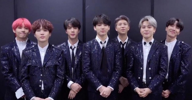 BTS đích thân gửi lời chúc mừng năm mới, cảm ơn ARMY Việt Nam vì số lượng bắn tim kỷ lục