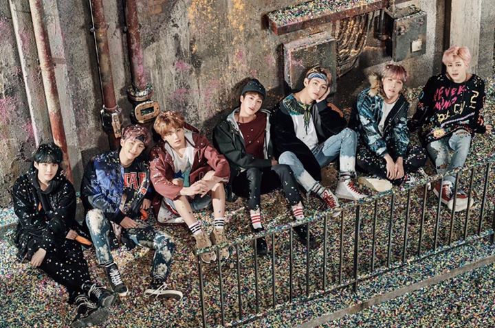 BTS tung những tấm concept đầu tiên cho album "WINGS: YOU NEVER WALK ALONE" phát hành ngày 13/2. 