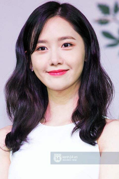 Yoona tại họp báo của nhãn hàng Innisfree ở TP.HCM, tiết lộ SNSD có thể sẽ tới Việt Nam trong năm nay.