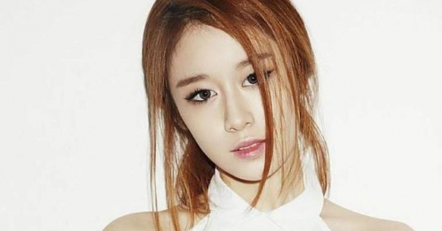 Hậu chia tay Lee Dong Gun, Jiyeon (T-ara) bị fan công kích đến mức bật khóc