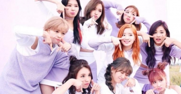 TWICE được bình chọn là nhóm nhạc nữ nổi tiếng nhất với các nam sinh trung học