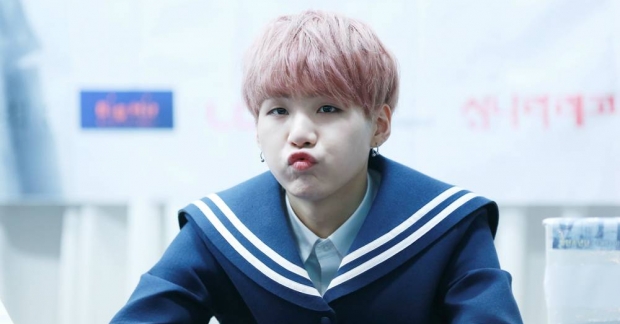 Những idol thường khiến fan lầm tưởng rất lạnh l&ugrave;ng băng gi&aacute; của Kpop