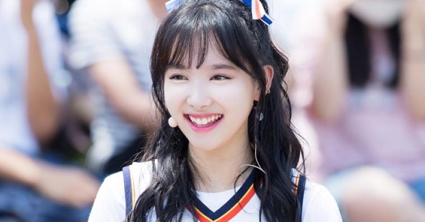 Tâm sự về khó khăn trăm bề trong cuộc sống một idol của Nayeon (TWICE)