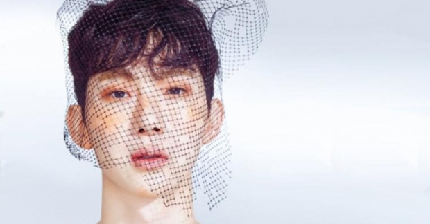 Jo Kwon (2AM) khoe vẻ ngo&agrave;i xinh hơn cả con g&aacute;i tr&ecirc;n tạp ch&iacute; sắc đẹp