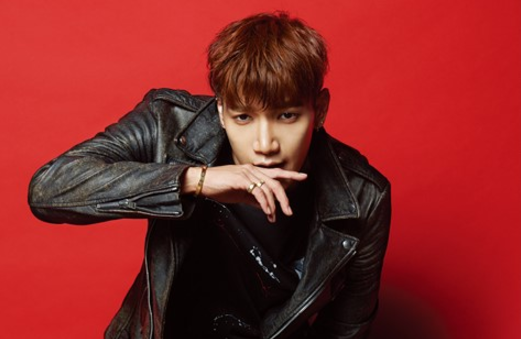 Jun.K (2PM) phải vào viện cấp cứu vì rơi xuống từ sân khấu