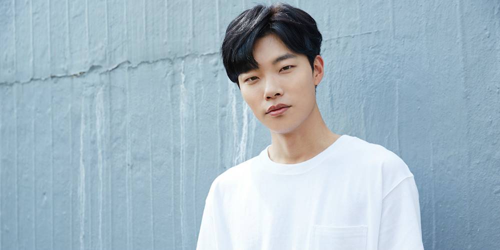 Cư dân mạng tạo ra một tài khoản anti- Ryu Joon Yeol trên Twitter để chỉ trích gương mặt ‘xấu xí’ của anh ấy