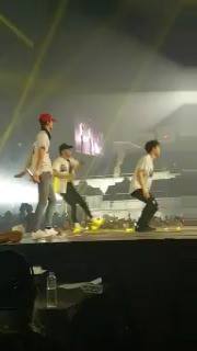 [FANCAM]  170225 #EXOrDIUMinManila