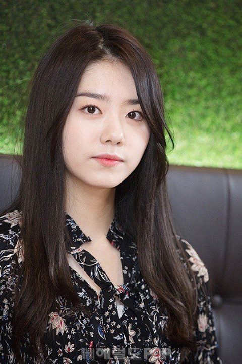 Bài báo: Kim Sohye, "IOI tái hợp sau 5 năm? Tất nhiên rồi"