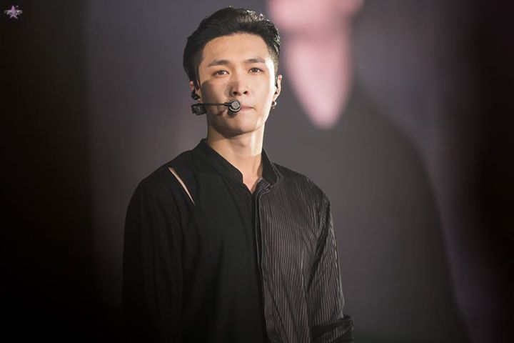 Pann: Một fan đã ném chai nước vào EXO Lay