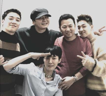 Naver: Lời chào G-Dragon đi nghĩa vụ sắp tới của Seungri, "Hãy mạnh khỏe nhé"