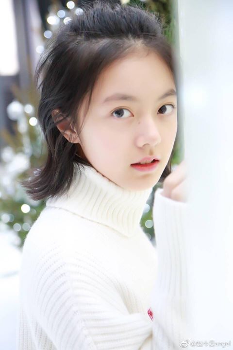 Triệu Kim Mạch (nickname Angel Triệu) sinh năm 2002 - nữ chính đóng cặp cùng Wanna One Lai Guan Lin trong drama remake  “A Little Thing Called Love” 