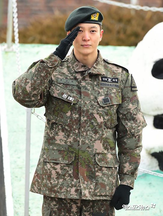 Nam diễn viên Joo Won chính thức xuất ngũ sau gần 2 năm phục vụ ở Sư đoàn Đầu Lâu Trắng White Skull