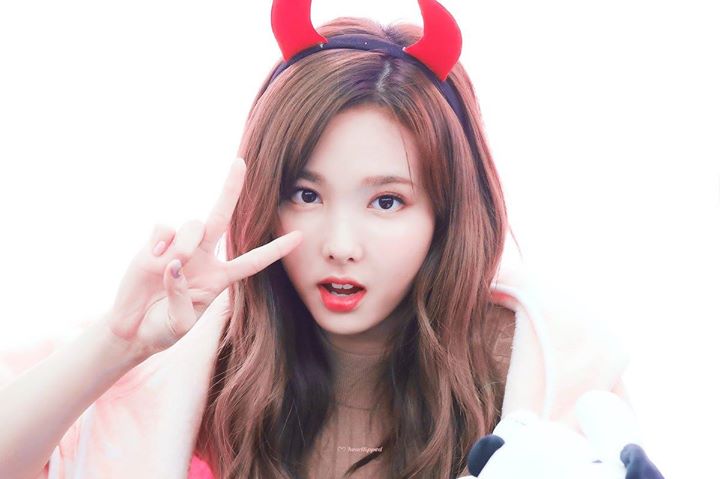 Instiz: Bất ngờ với Nayeon thật đấy