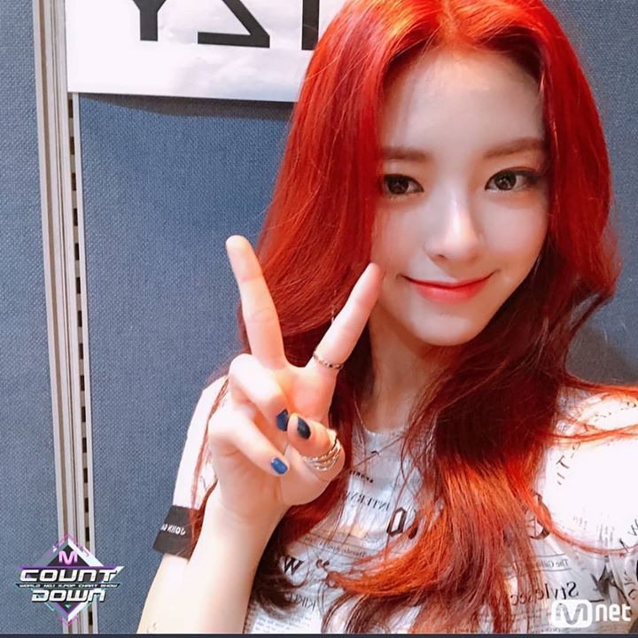 Pann: Ảnh selfie của ITZY Yuna hôm nayㄷㄷ