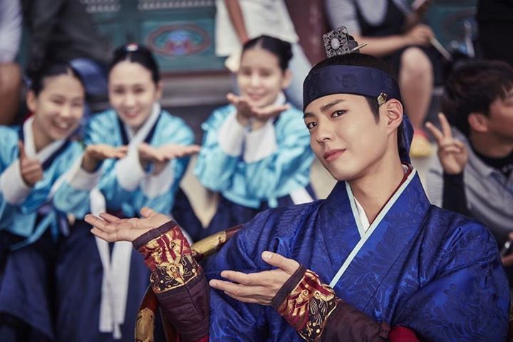 News: "Moonlight Drawn by Clouds" hết lời khen ngợi thái độ làm việc của Park Bo Gum