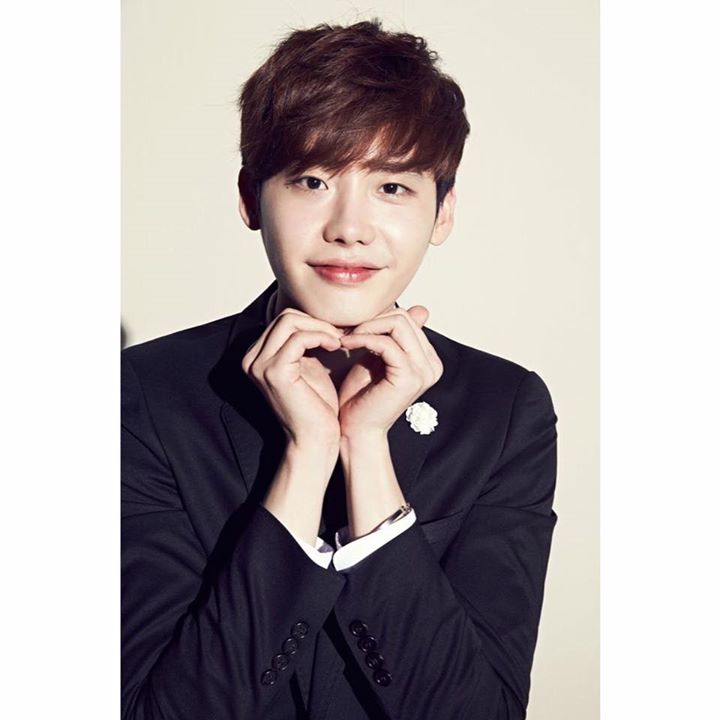 News: Lee Jong Suk khiến fan tan chảy khi bất ngờ tham gia dự án từ thiện mừng sinh nhật 