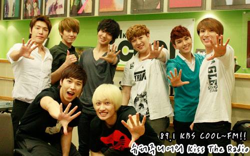 News: SUPER JUNIOR Leeteuk chia sẻ cảm xúc sau khi "Super Junior's Kiss the Radio" 10 năm kết thúc. 