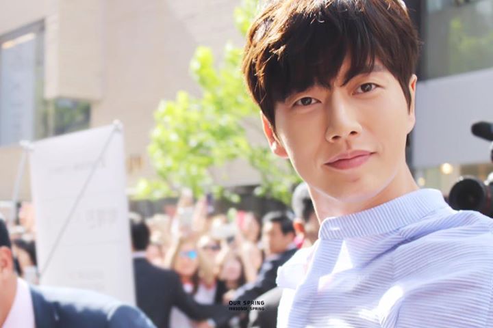 News: Park Hae Jin bất ngờ gửi tặng xe đồ ăn cho trại trẻ mồ côi