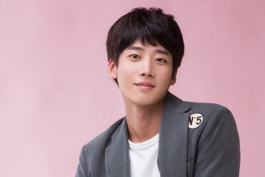 News: Nam diễn viên Choi Chang Yeob (School 2013, The Greet Doctor) bị bắt vì sử dụng ma túy bất hợp pháp. 