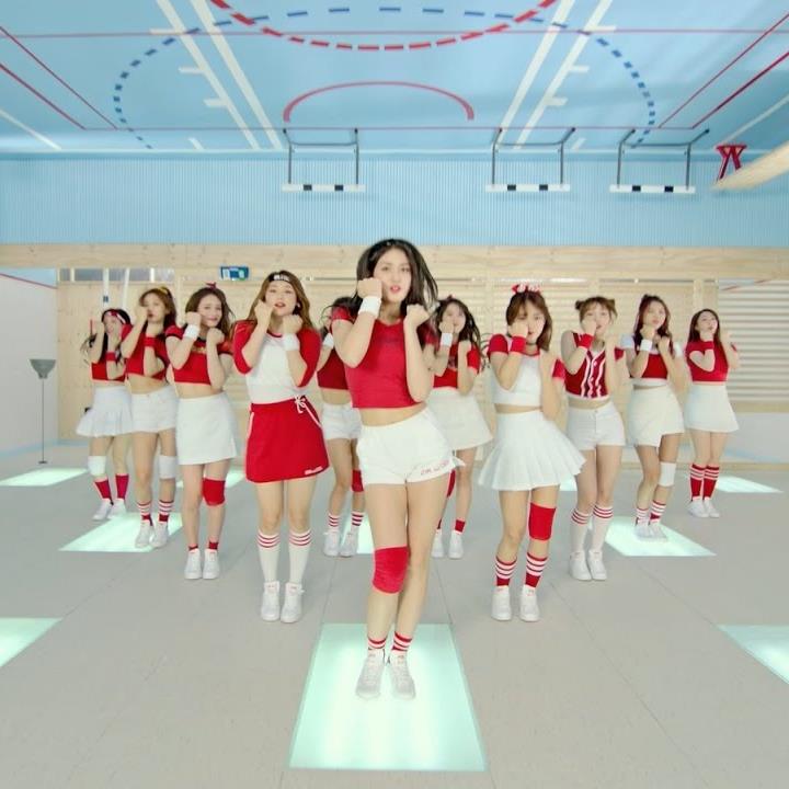 I.O.I comeback với đầy đủ các thành viên trong "Very Very Very" 