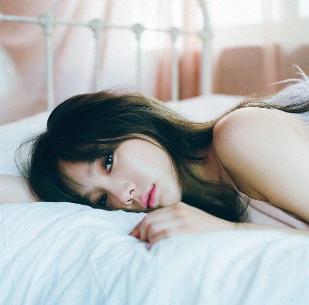 SM thông báo SNSD Taeyeon sẽ phát hành single nhạc số "11:11" mang giai điệu acoustic pop ballad vào lúc 23h KST ngày 1/11, cùng ngày với BLACKPINK