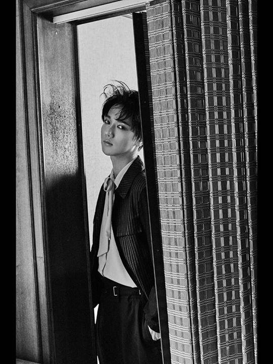 Teaser của Super Junior #Yesung cho mini album solo đầu tay "Here I Am" phát hành ngày 19 tháng 4