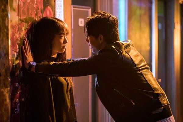 Dispatch: Tạo hình soái ca cực ngầu của nam diễn viên Jisoo - mối tình đầu của Park Shin Hye trong drama "Doctors"