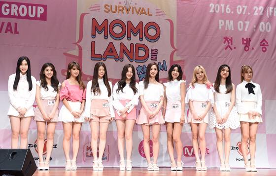 Họp báo ra mắt show sống còn để debut nhóm nữ mới 6 thành viên do Mnet sản xuất: "Survival: Finding the Momoland" cùng 10 trainee của Duble Kick Entertainment.