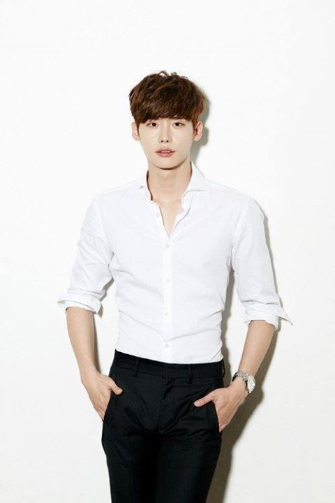 Bài báo: Lee Jong Suk, tỷ lệ 'tái tục hợp đồng 0%' trên thị trường CF Hàn Quốc