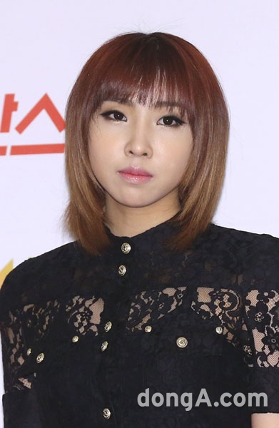 [naver] Gong Minzy đầu quân cho công ty của Baek Jiyoung