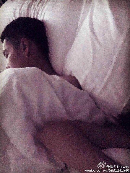 Bài báo: Truyền thông Trung Quốc đưa tin "Lộ ảnh giường chiếu của cựu thành viên EXO Kris? Đối tượng tự nhận là bạn gái"