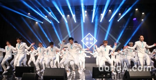 Bài báo: 'Boy 24' liệu có thể vượt qua 'Produce 101' và IOI?