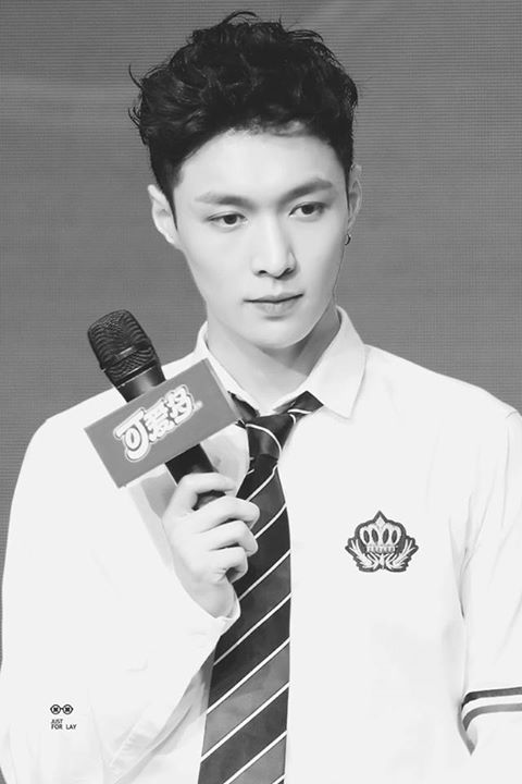 Bài báo: EXO Lay cảnh cáo sasaeng fan quá khích đột nhập vào khách sạn