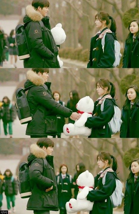 Instiz: G&oacute;c nghi&ecirc;ng của idol nữ khi họ đi đ&oacute;ng phim  