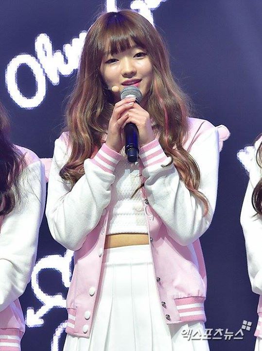 B&agrave;i b&aacute;o: Đại diện của Oh My Girl phản hồi về scandal học h&agrave;nh của YooA, "Ch&uacute;ng t&ocirc;i xin lỗi v&igrave; đ&atilde; đ&iacute;nh ch&iacute;nh chậm trễ"